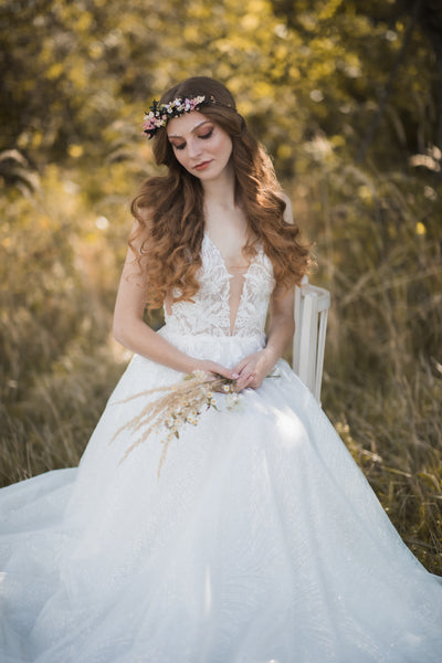 Meadow wedding hair crown, Bridal hair wreath, Wildflower wedding wreath, Wedding hair flowers, Pink roses, Baby's breath jewellery, Magaela