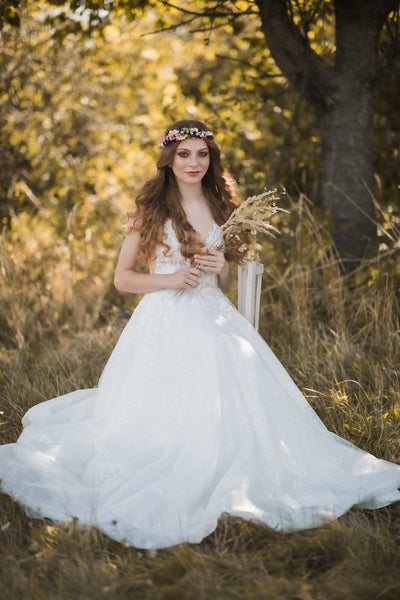 Meadow wedding hair crown, Bridal hair wreath, Wildflower wedding wreath, Wedding hair flowers, Pink roses, Baby's breath jewellery, Magaela
