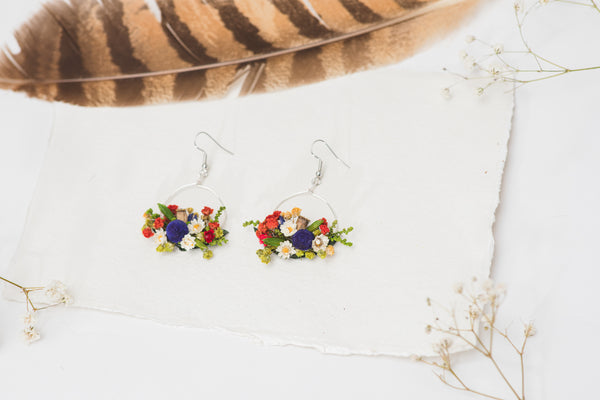 Folk circle dangle earrings Flower earrings Surgical steel Colourful flower earrings for bride Dried flowers Magaela Bridal handmade