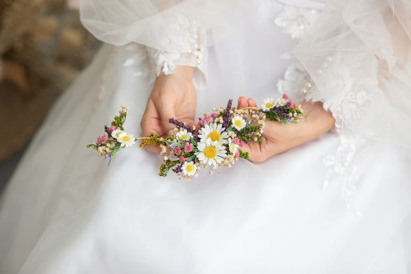 Meadow daisy flower bridal vine