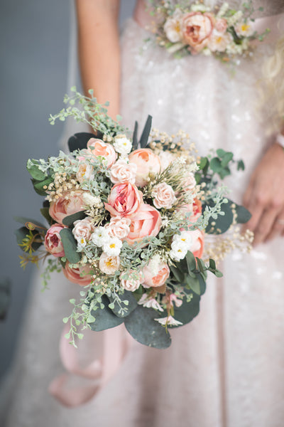 Romantic flower bridal bouquet