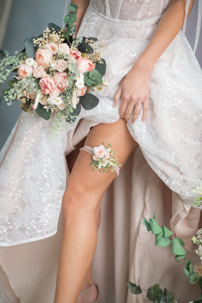 Romantic flower wedding garter Bridal toss garter Blush pink roses