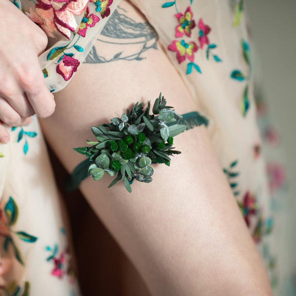 Greenery wedding flower garter