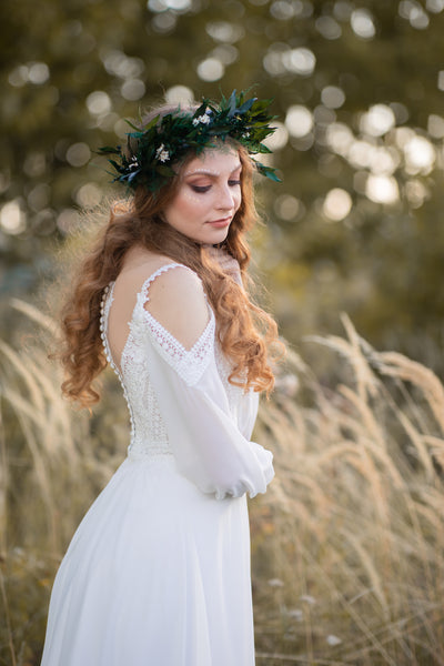 Greenery hair wreath, Wild looking boho crown, Bridal leaf crown, Green flower crown, Wedding halo, Hair flowers, Woodland wedding, Magaela