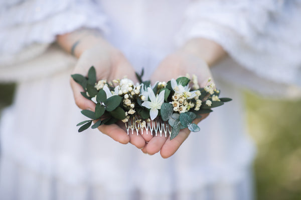 Boho bridal comb Natural greenery hair comb Flower headpiece for bride Preserved eucalyptus comb White and green flower comb Magaela