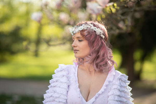 White flower elf tiara Bridal elvish tiara Elf wedding headpiece Wedding hair jewellery with crystals Elven photoshoot Natural crown Magaela