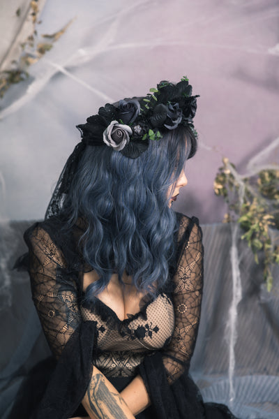 Black Halloween flower half wreath