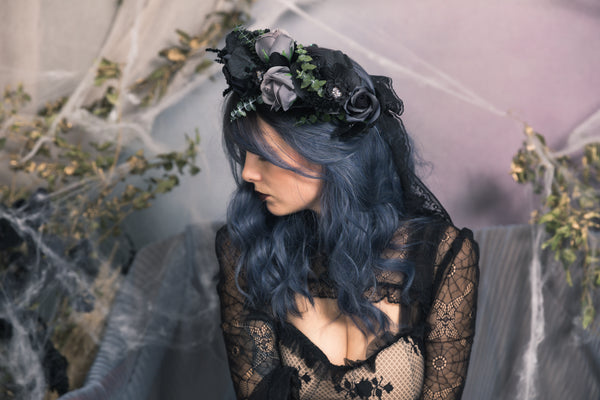 Black Halloween flower half wreath