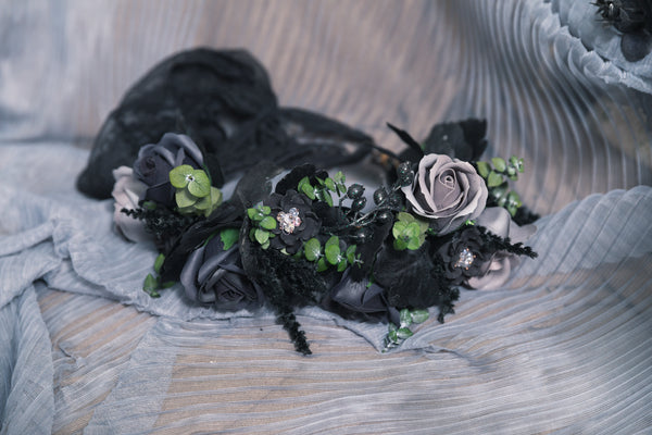 Black Halloween flower half wreath