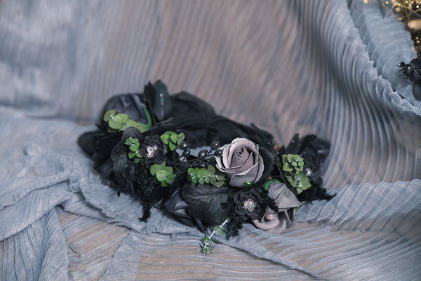 Black Halloween flower half wreath