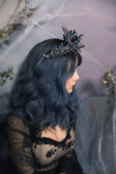 Black Halloween hair crown with berries