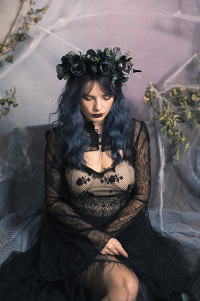 Black Halloween flower half wreath