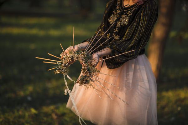 Spiked flower hair crown Halo crown Met gala crown Bridal halo crown Wedding tiara Beyonce sun ray flower crown Photoshoot headpiece Magaela