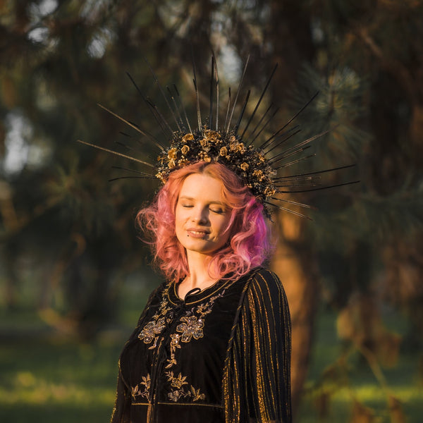 Flower black and gold halo crown Met gala crown Spiked wedding tiara Bridal headpiece Sun ray crown Black photoshoot halo crown Magaela
