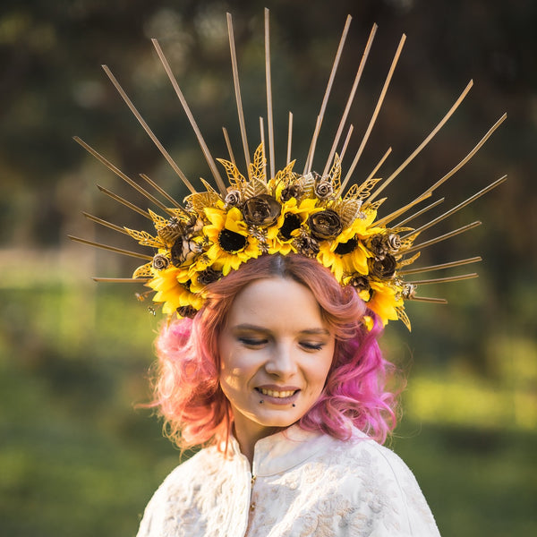 Sunflower halo crown Met gala crown Golden and yellow headband Bridal accessories Summer maternity photoshoot Bride to be Magaela handmade