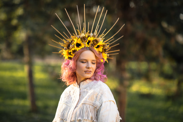 Sunflower halo crown Met gala crown Golden and yellow headband Bridal accessories Summer maternity photoshoot Bride to be Magaela handmade