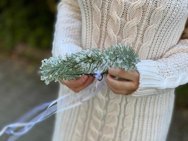 Winter frozen wreath Flower crown with pine needles Christmas Wreath for bride Christmas wreath Magaela Green and white Magaela Natural