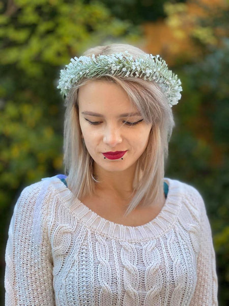 Winter frozen wreath Flower crown with pine needles Christmas Wreath for bride Christmas wreath Magaela Green and white Magaela Natural