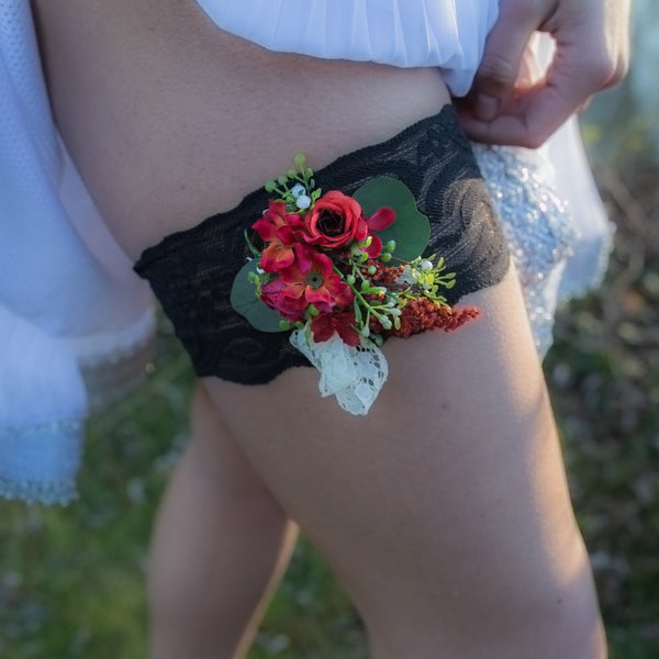 Wedding Garter Red and black garter Elegant garter Wedding accessories Flower Garter for bride Wedding garter Bridal floral Bridal garter