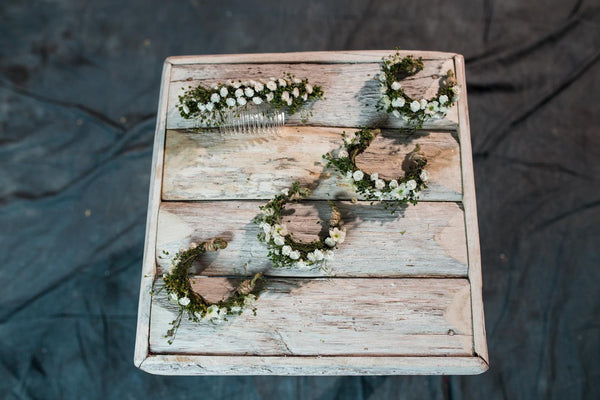 White bracelet with baby's breath Wedding floral bracelet Bracelet for bride Bracelet for bridesmaid Jewellery Wedding accessories