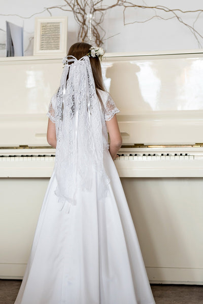 Hair crown with long veil for first holy communion White floral wreath Floral accessories Hair accessories Magaela Handmade