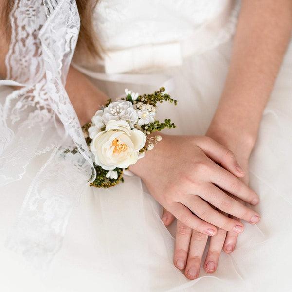 Flower communion bracelet Adjustable Bridesmaid bracelet Magaela accessories White floral bracelet 2021 Holy communion Flower girl Flower bracelet