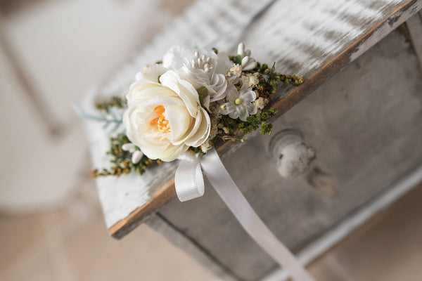 Flower communion bracelet Adjustable Bridesmaid bracelet Magaela accessories White floral bracelet 2021 Holy communion Flower girl Flower bracelet