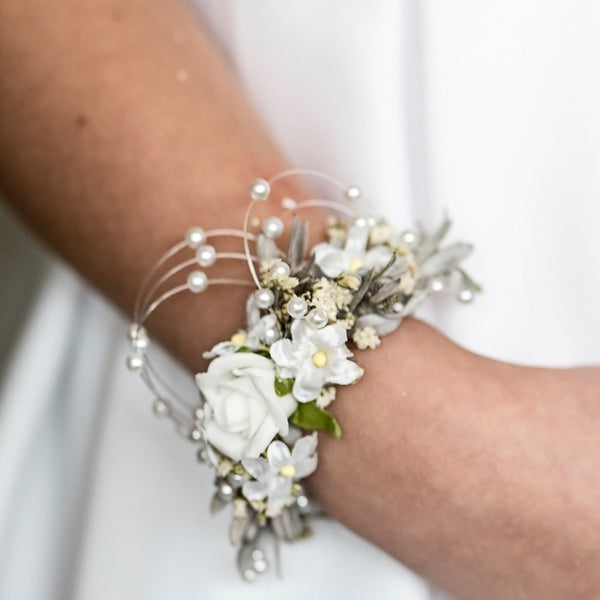 First holy communion bracelet with pearls