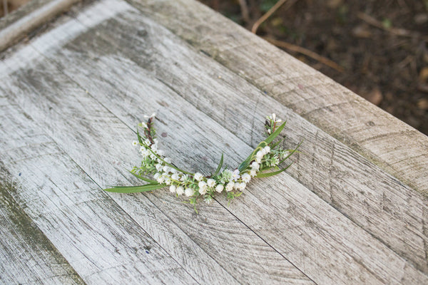 White and green floral hair arrangement Flower hair vine Hair flowers Wedding hair accessories Hair wreath Bridal accessories Handmade