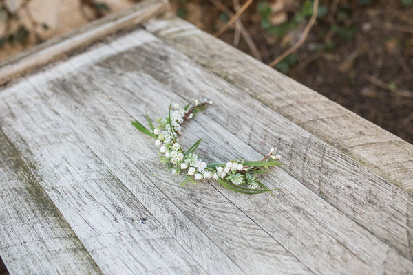White and green floral hair arrangement Flower hair vine Hair flowers Wedding hair accessories Hair wreath Bridal accessories Handmade