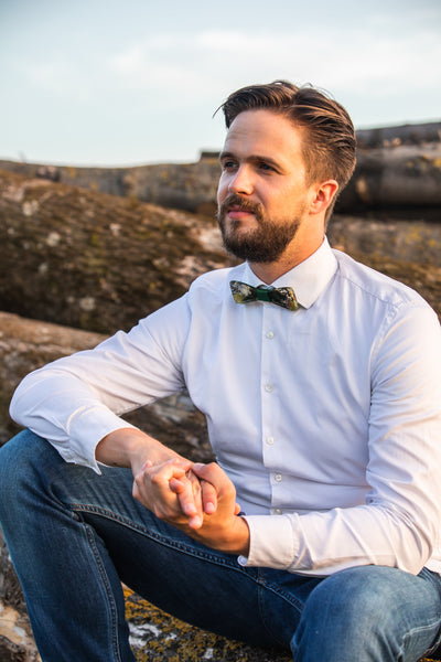 Greenery wooden resin bow tie with fern and succulents Men's accessories Wedding accessories Floral wooden bow tie Magaela accessories Resin