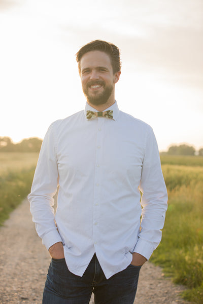 Green and white wooden resin bow tie Natural bow tie Men's accessories Wedding accessories Floral wooden bow tie Magaela accessories Resin