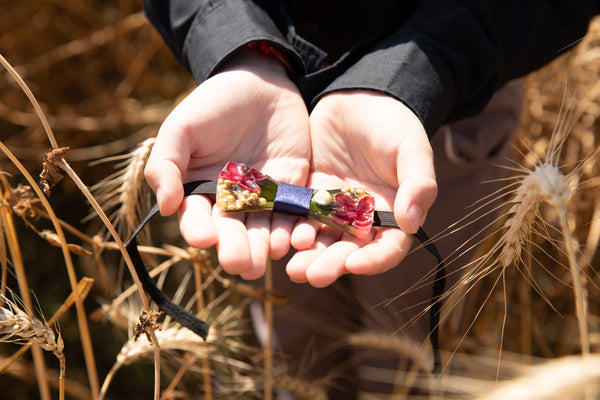 Children's burgundy wooden resin bow