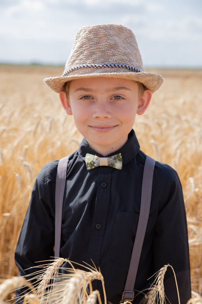 Children's white and ivory resin bow tie