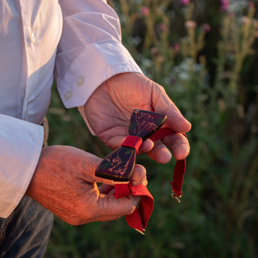 Red and green bow tie deals