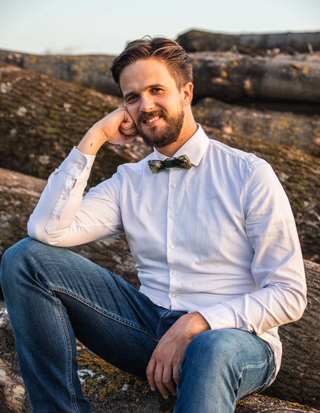 Greenery wooden resin bow tie with fern and succulents Men's accessories Wedding accessories Floral wooden bow tie Magaela accessories Resin