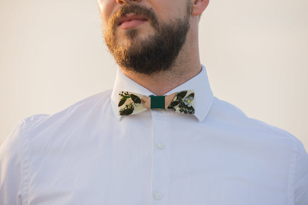 Green and white wooden resin bow tie Natural bow tie Men's accessories Wedding accessories Floral wooden bow tie Magaela accessories Resin