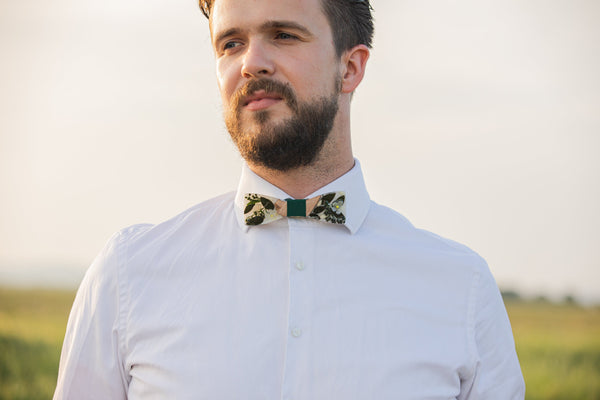 Green and white wooden resin bow tie Natural bow tie Men's accessories Wedding accessories Floral wooden bow tie Magaela accessories Resin