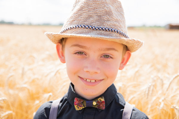 Children's burgundy wooden resin bow