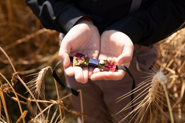 Children's burgundy wooden resin bow