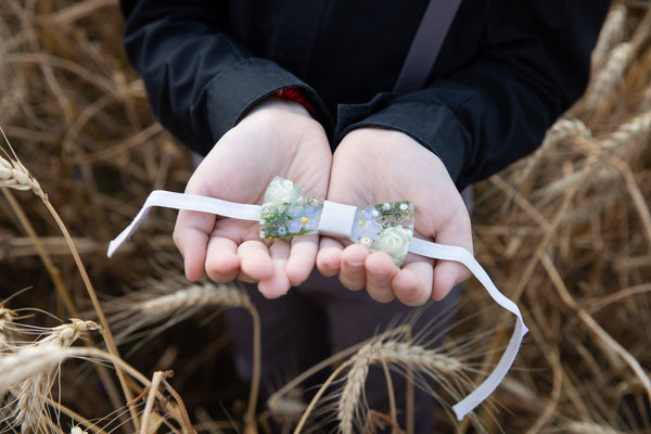 Children's white and ivory resin bow tie