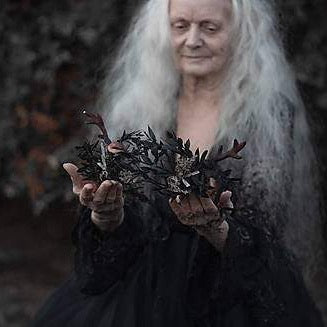 Halloween hair wreath with antlers Black hair crown Halloween hairband Hair crown for halloween Black hairband Evil queen Mean queen