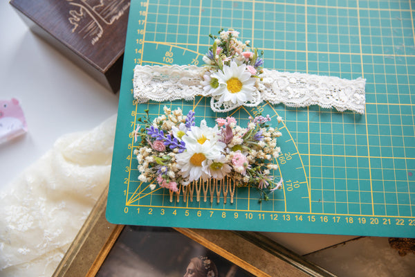 Meadow daisy bridal garter