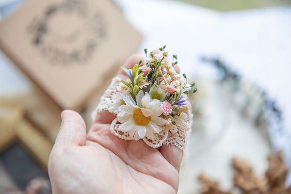 Meadow daisy bridal garter