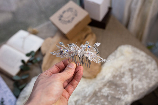Wedding hair comb with Swarovski crystals Bridal hair comb Flower hair comb Wedding accessories Hair accessories Swarovski hair comb