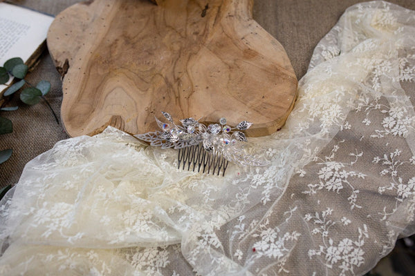 Wedding hair comb with Swarovski crystals Bridal hair comb Flower hair comb Wedding accessories Hair accessories Swarovski hair comb