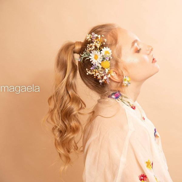Meadow daisy wedding hair comb Bridal flower hair comb with daisies Hair accessories Wedding accessories Magaela Comb for Bride Spring wedding 2021