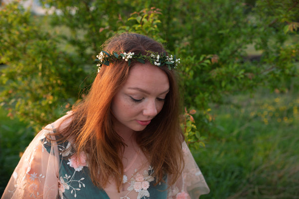 Natural greenery wedding hair crown Bridal flower hair wreath Baby's breath Magaela accessories Handmade hair wreath Greenery Wedding