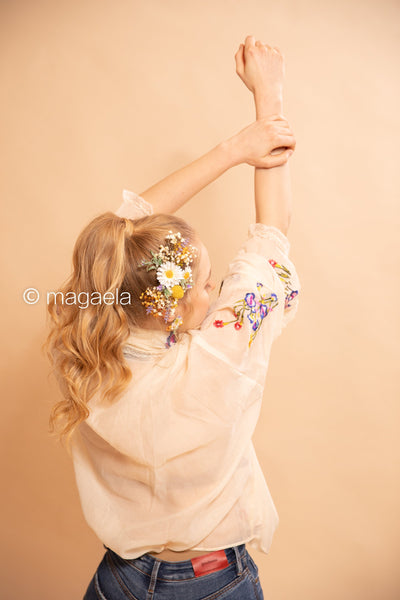 Meadow daisy wedding hair comb Bridal flower hair comb with daisies Hair accessories Wedding accessories Magaela Comb for Bride Spring wedding 2021