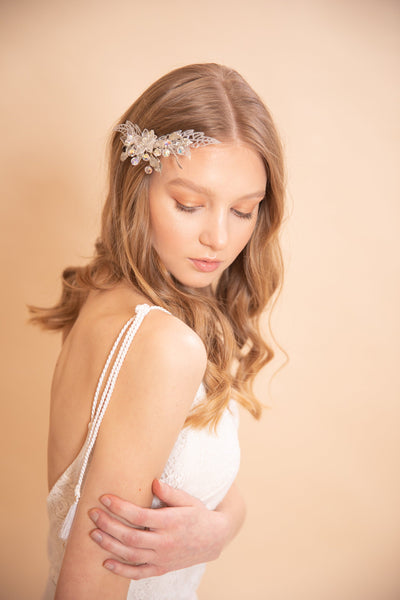 Wedding hair comb with Swarovski crystals Bridal hair comb Flower hair comb Wedding accessories Hair accessories Swarovski hair comb